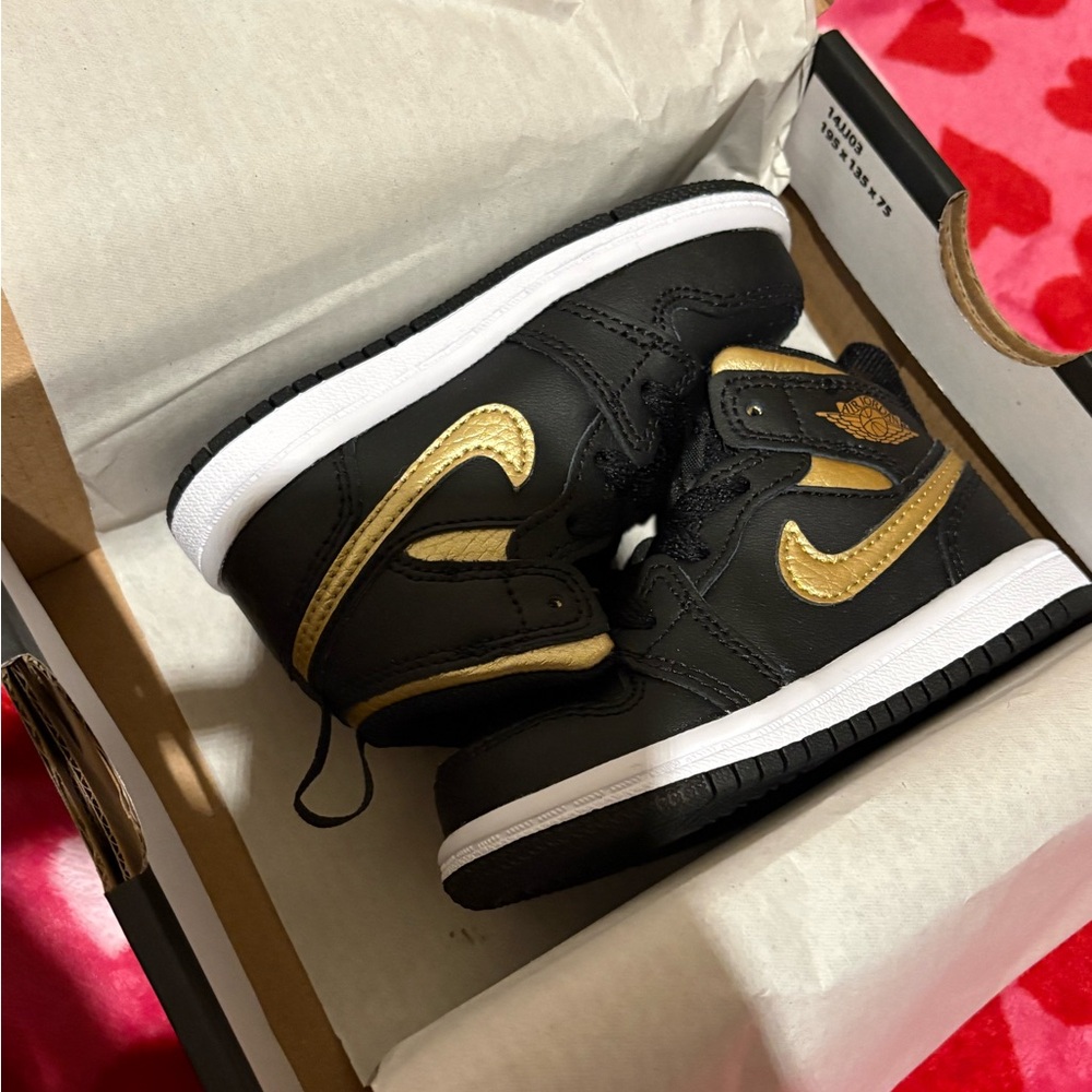 Jordan 1 Mid (TD) Black with Gold Highlights